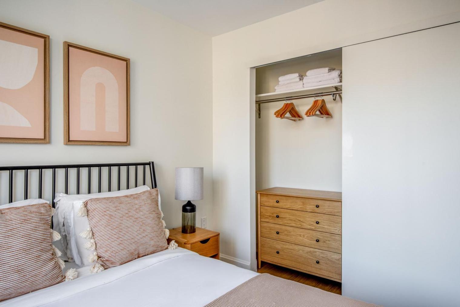 Apartment Midtown East 2br W Gym Doorman Wd Nr Parks Nyc-1206