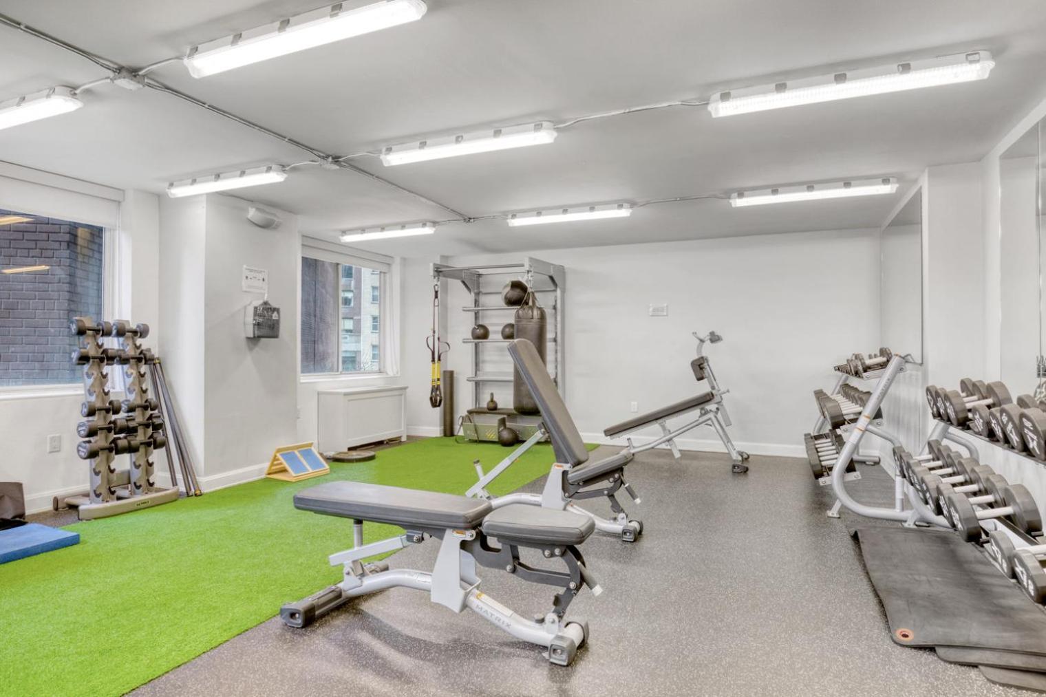 Midtown East 2br W Gym Doorman Wd Nr Parks Nyc-1206 Apartment